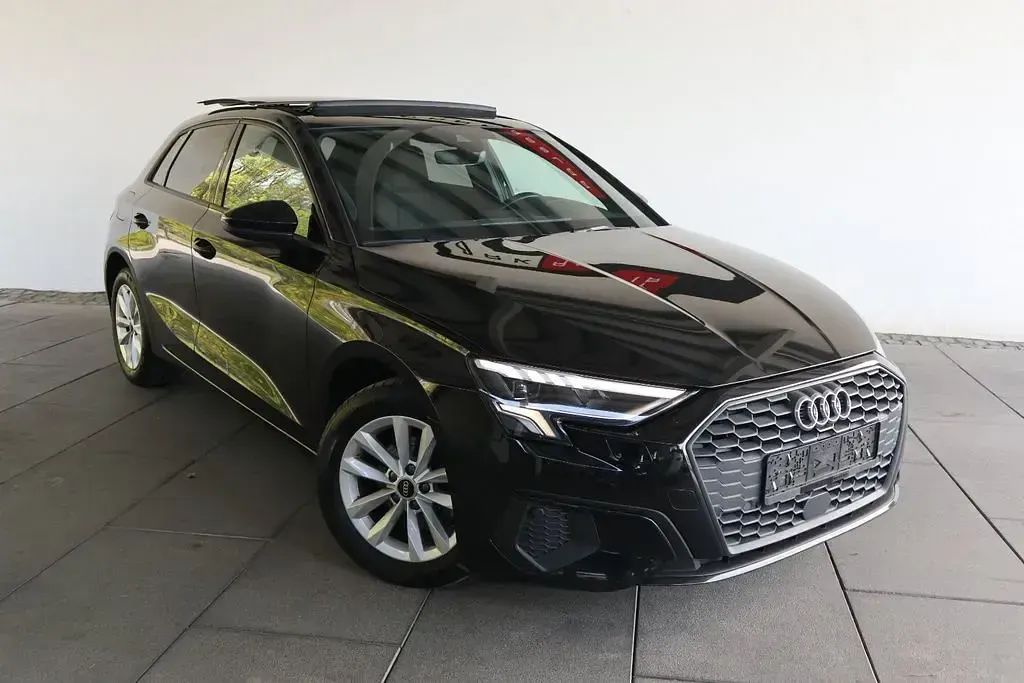 Gebraucht Audi A3 Sport 150 PS (110 kW) 2022 Schwarz Limousine