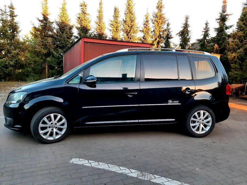 Schwarz Gebraucht 2010 VW Touran Van / Kleinbus | 3.600 € (Guter Preis) - Bild 1/4
