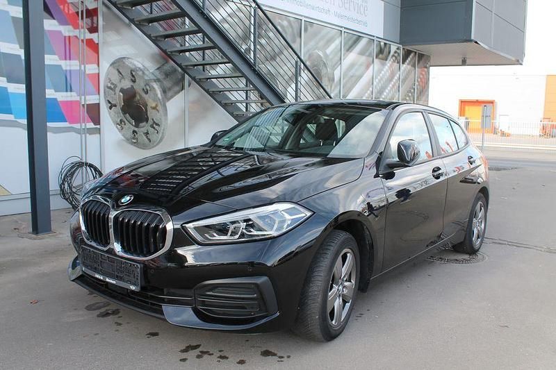 Gebraucht BMW 118 Advantage 136 PS (100 kW) 2023 Schwarz Kleinwagen