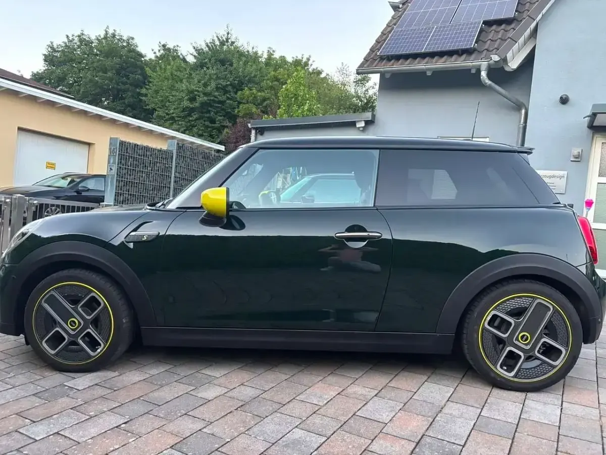 Gebraucht Mini Cooper SE Resolute Edition 135 kW (184 PS) 2023 Grün Kleinwagen