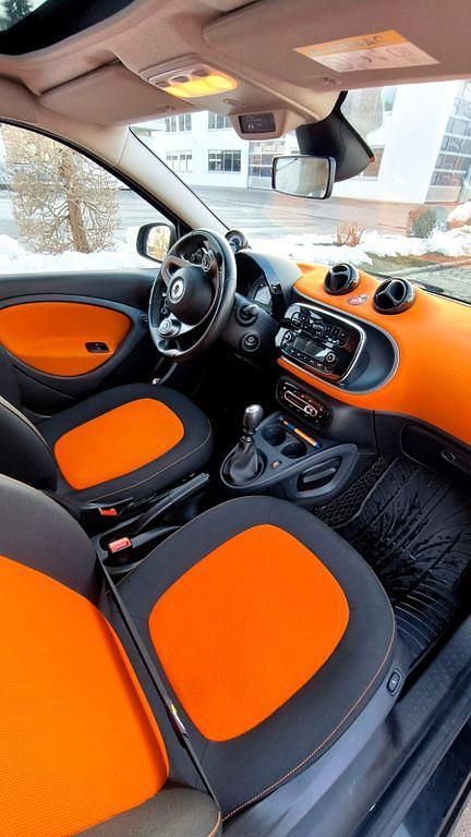 Gebraucht Smart ForFour 90 PS (66 kW) 2019 Schwarz Kleinwagen