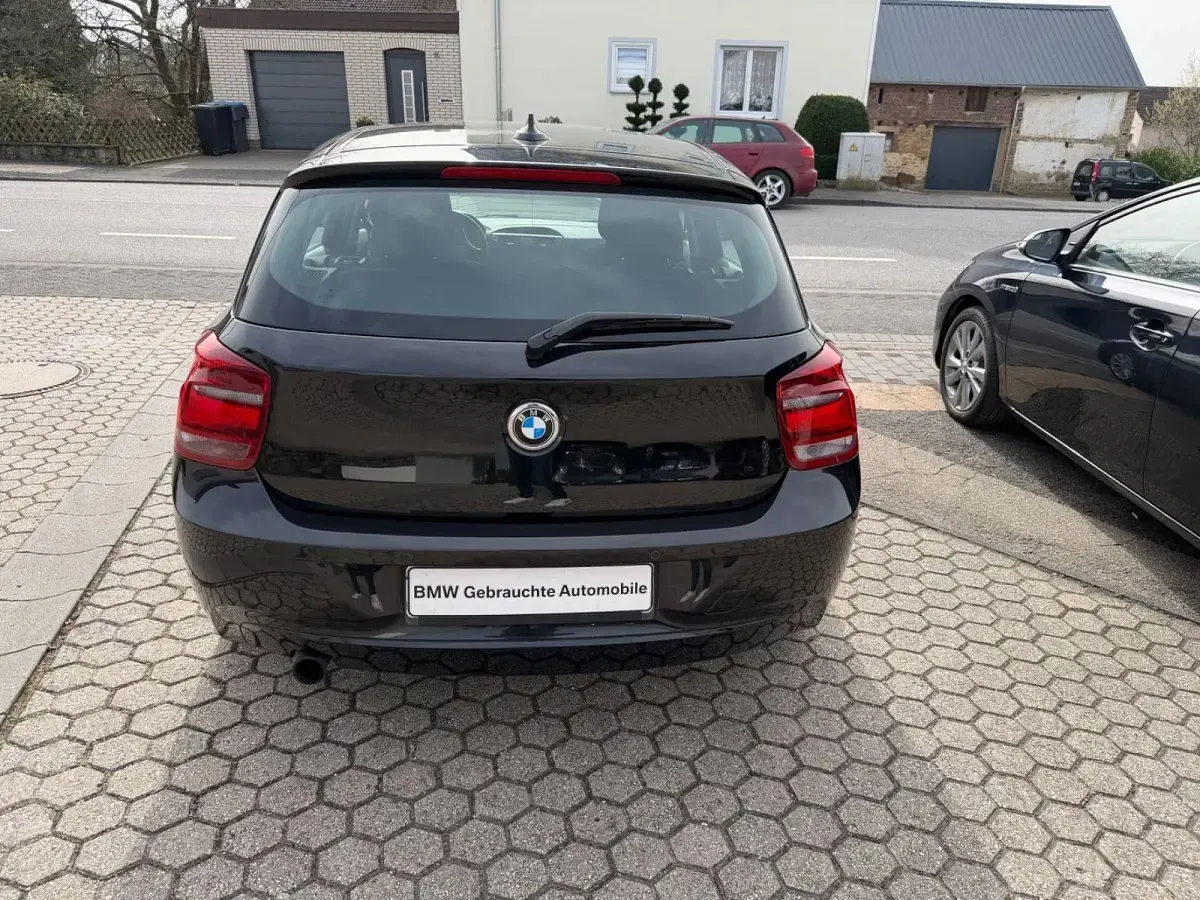 Gebraucht BMW 116 136 PS (100 kW) 2012 Schwarz Kleinwagen