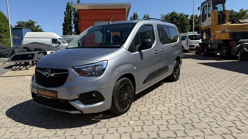 Grau Gebraucht 2021 Opel Combo Van / Kleinbus | 20.900 € (Teuer) - Bild 1/4
