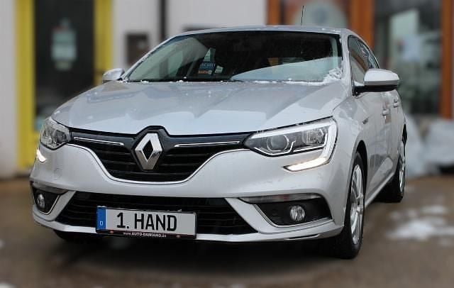 Grau Gebraucht 2016 Renault Mégane IV Experience Limousine | 9.990 € (Fairer Preis) - Bild 1/4