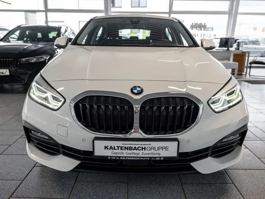 Gebraucht BMW 116 Advantage 109 PS (80 kW) 2021 Weiß Kleinwagen