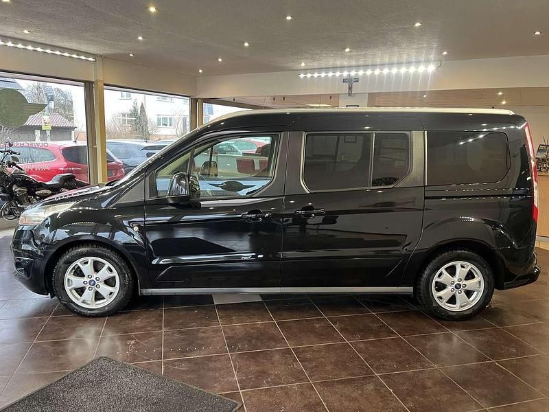Gebraucht Ford Tourneo Connect Titanium 116 PS (85 kW) 2015 Pantherschwarz metallic Van / Kleinbus
