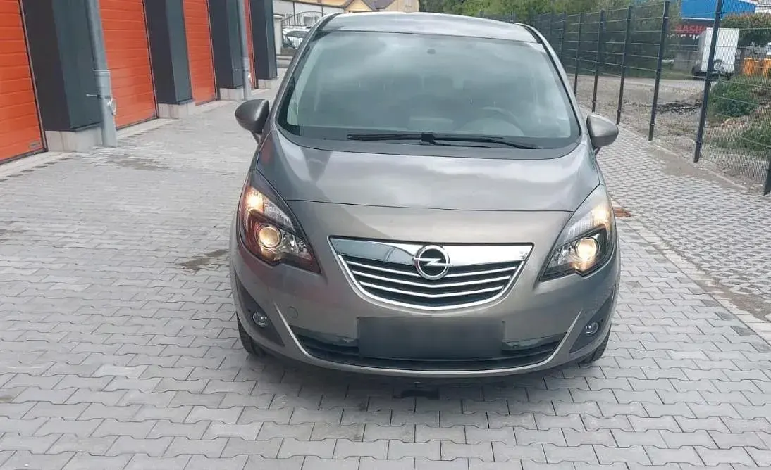 Gebraucht Opel Meriva 140 PS (102 kW) 2010 Braun Van / Kleinbus
