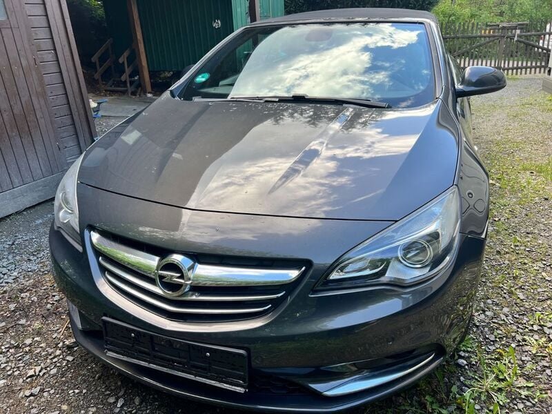 Grau Gebraucht 2013 Opel Cascada Edition Cabrio | 9.999 € (Guter Preis) - Bild 1/4