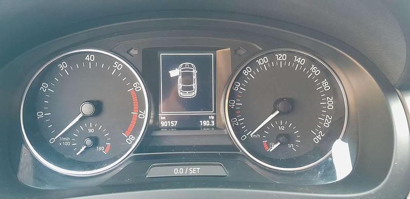 Blau Gebraucht 2016 Skoda Rapid Joy Limousine | 9.999 € (Fairer Preis) - Bild 1/4