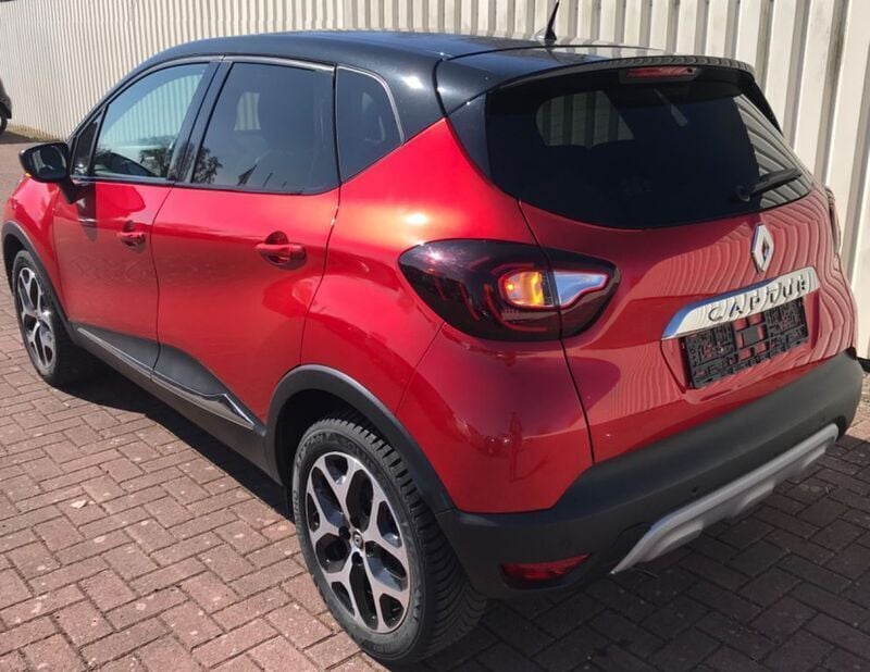 Używany Renault Captur Collection 131 KM (96 kW) 2019 Czerwony SUV