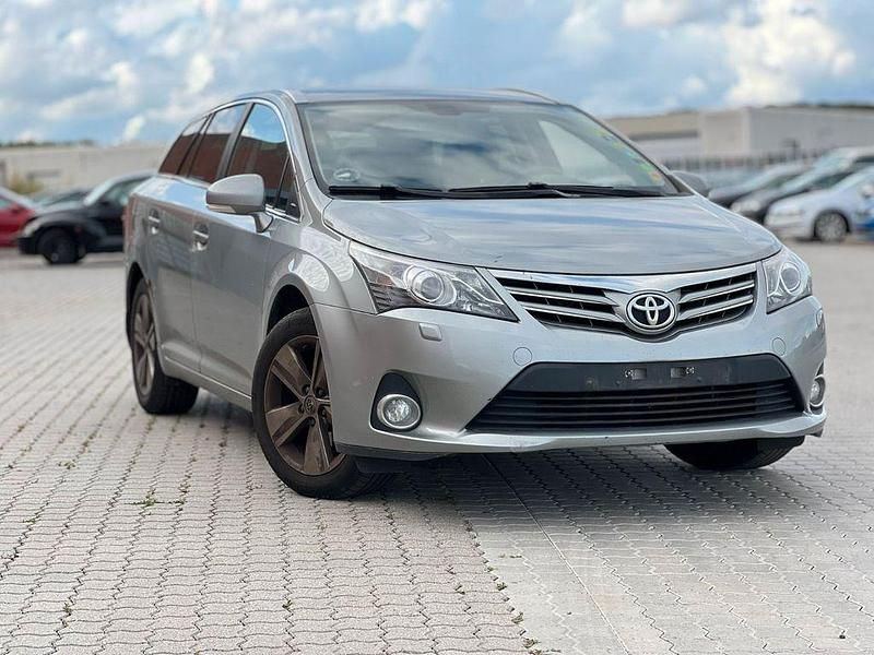 Silber Gebraucht 2014 Toyota Avensis Edition Kombi | 6.500 € (Guter Preis) - Bild 1/4