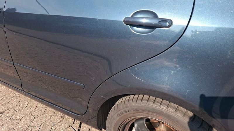 Gebraucht VW Golf Plus Cross Comfortline 122 PS (89 kW) 2009 Blau Van / Kleinbus