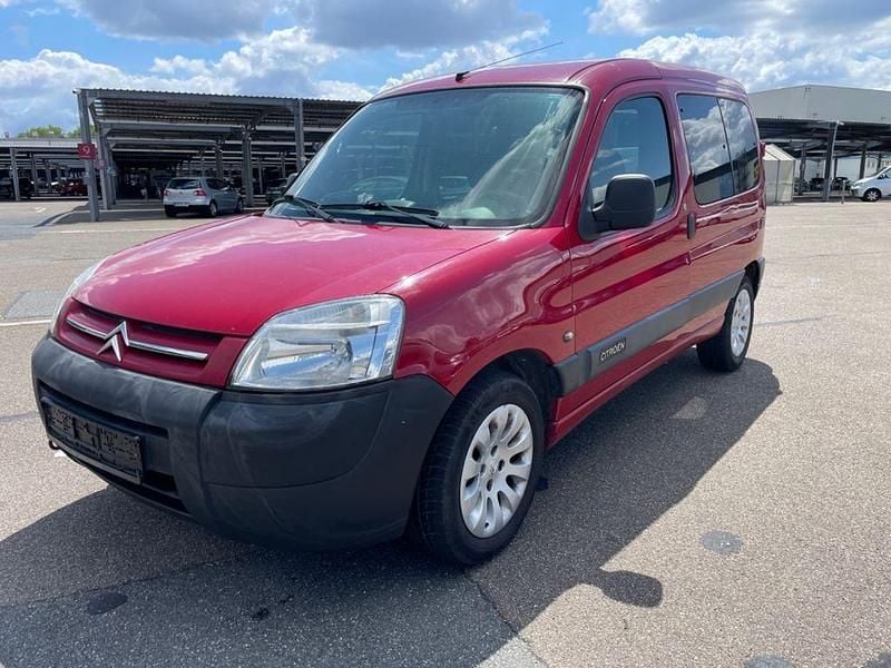 Farbe rot ardent/deckende lack Gebraucht 2009 Citroën Berlingo First Van / Kleinbus | 1.199 € (Fairer Preis) - Bild 1/4