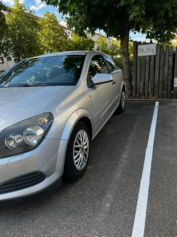 Gebraucht Opel Astra GTC 90 PS (66 kW) 2006 Silber Limousine