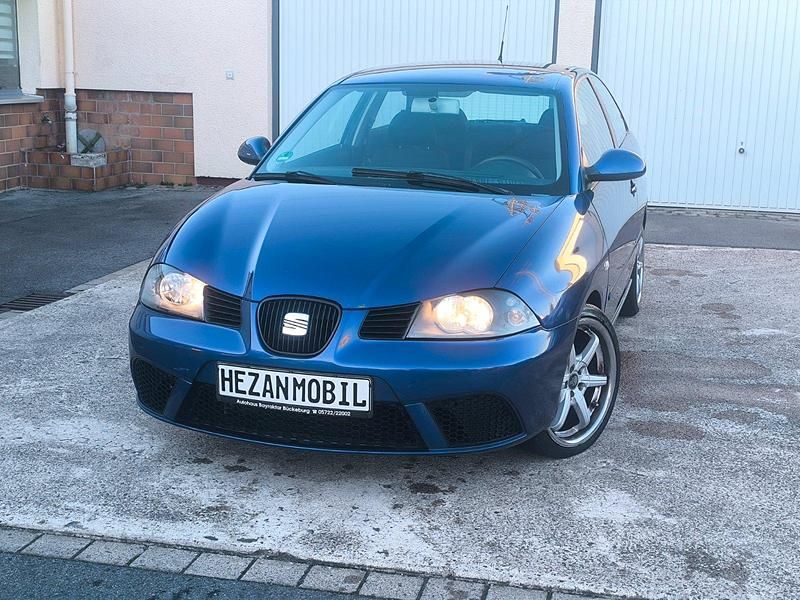 Blau Gebraucht 2004 Seat Ibiza Sport Coupé | 1.699 € (Etwas zu teuer) - Bild 1/4