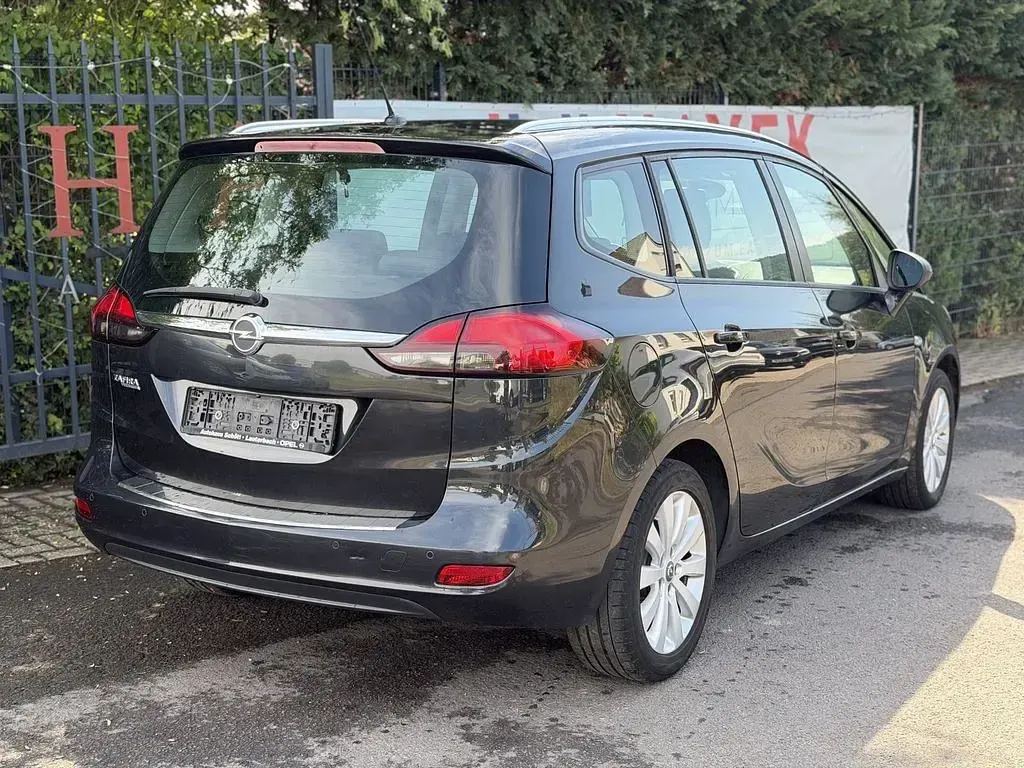 Gebraucht Opel Zafira Tourer Edition 140 PS (102 kW) 2012 Schwarz Van / Kleinbus