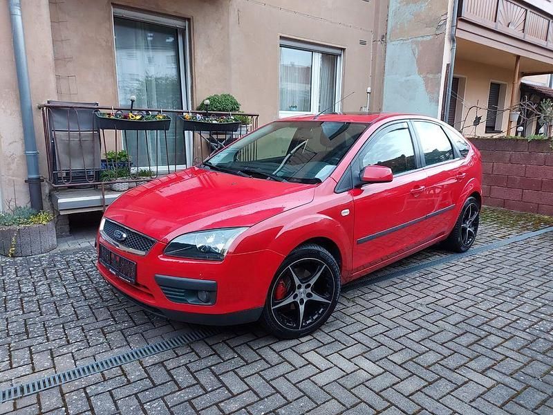 Gebraucht Ford Focus Sport 116 PS (85 kW) 2005 Rot Limousine