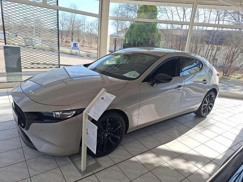 Neu Mazda 3 Homura-Line 140 PS (102 kW) 2026 Platinum quartz m Limousine