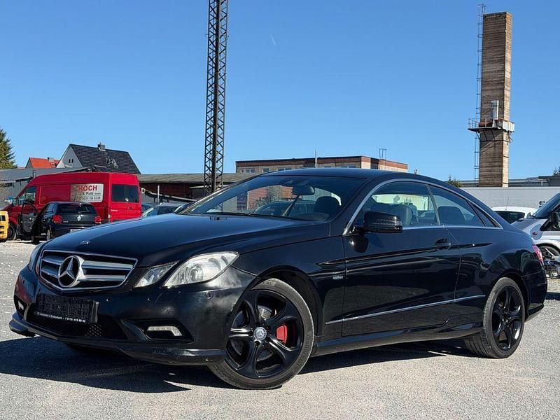 Gebraucht Mercedes E350 AMG line 231 PS (169 kW) 2011 Schwarz Coupé