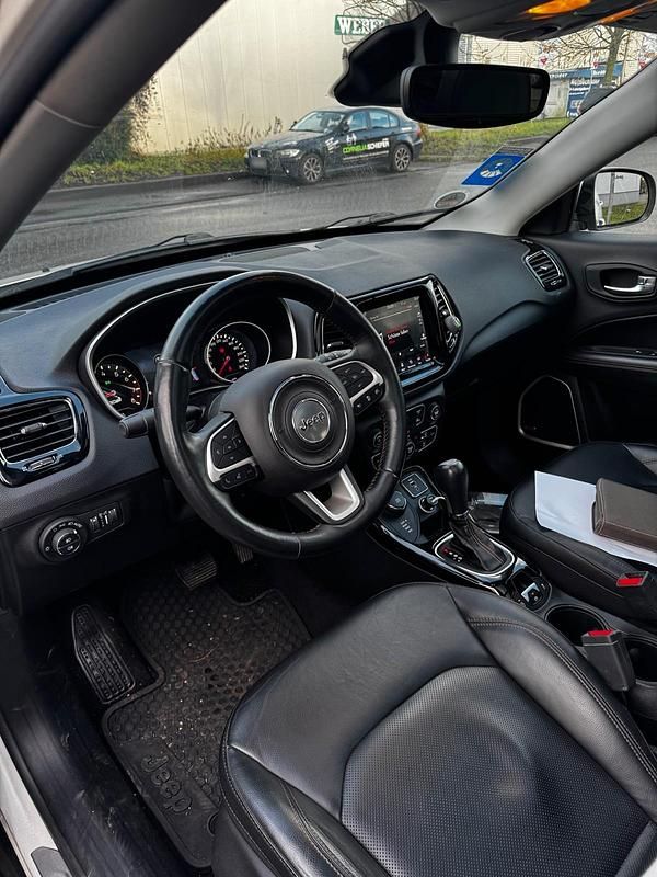 Gebraucht Jeep Compass Limited 170 PS (125 kW) 2017 Weiß SUV
