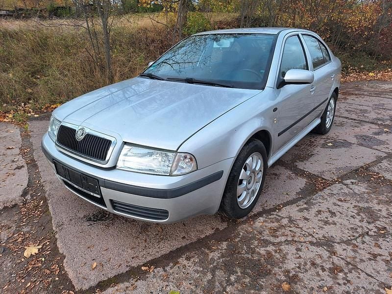 Silber Gebraucht 2003 Skoda Octavia Style Limousine | 1.450 € (Fairer Preis) - Bild 1/4