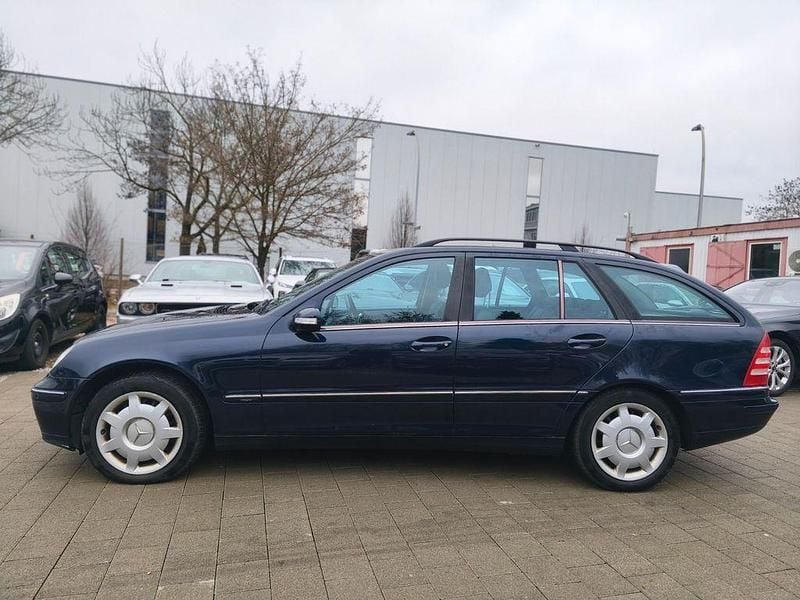 Gebraucht Mercedes C240 Avantgarde 170 PS (125 kW) 2004 Blau Limousine