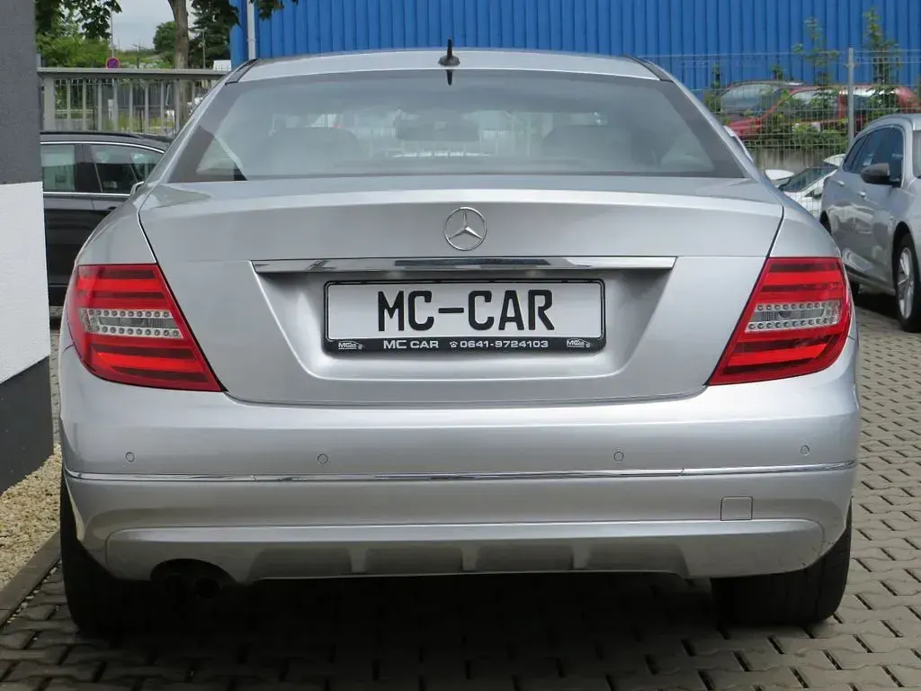 Gebraucht Mercedes C180 156 PS (114 kW) 2012 Silber Coupé