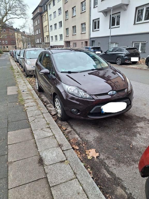 Gebraucht Ford Fiesta Ambiente 82 PS (60 kW) 2010 Violet Limousine