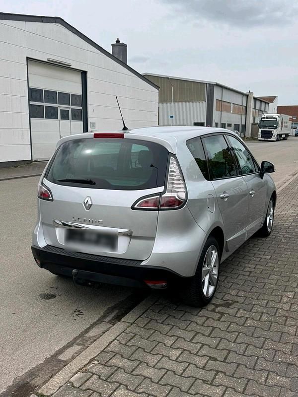 Gebraucht Renault Scénic III 110 PS (80 kW) 2013 Silber Van / Kleinbus