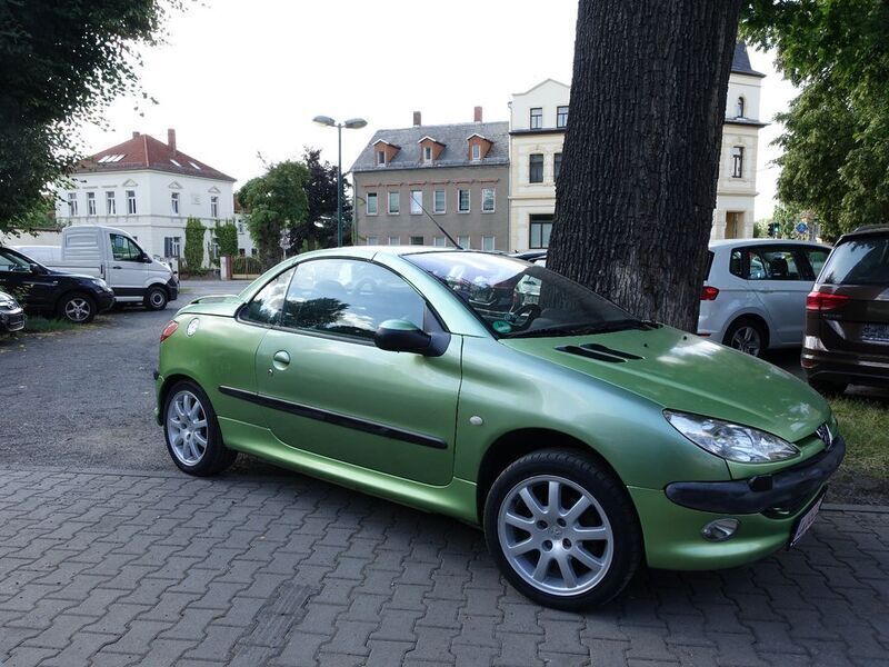 Gebraucht Peugeot 206 CC Platinum 136 PS (100 kW) 2001 Grün Cabrio