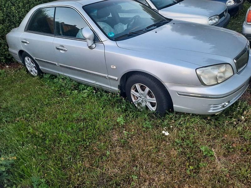 Silber Gebraucht 2004 Hyundai XG Limousine | 1.000 € - Bild 1/4