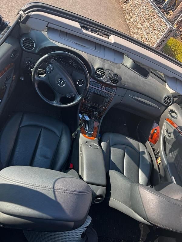 Gebraucht Mercedes CLK500 306 PS (225 kW) 2003 Blau Cabrio