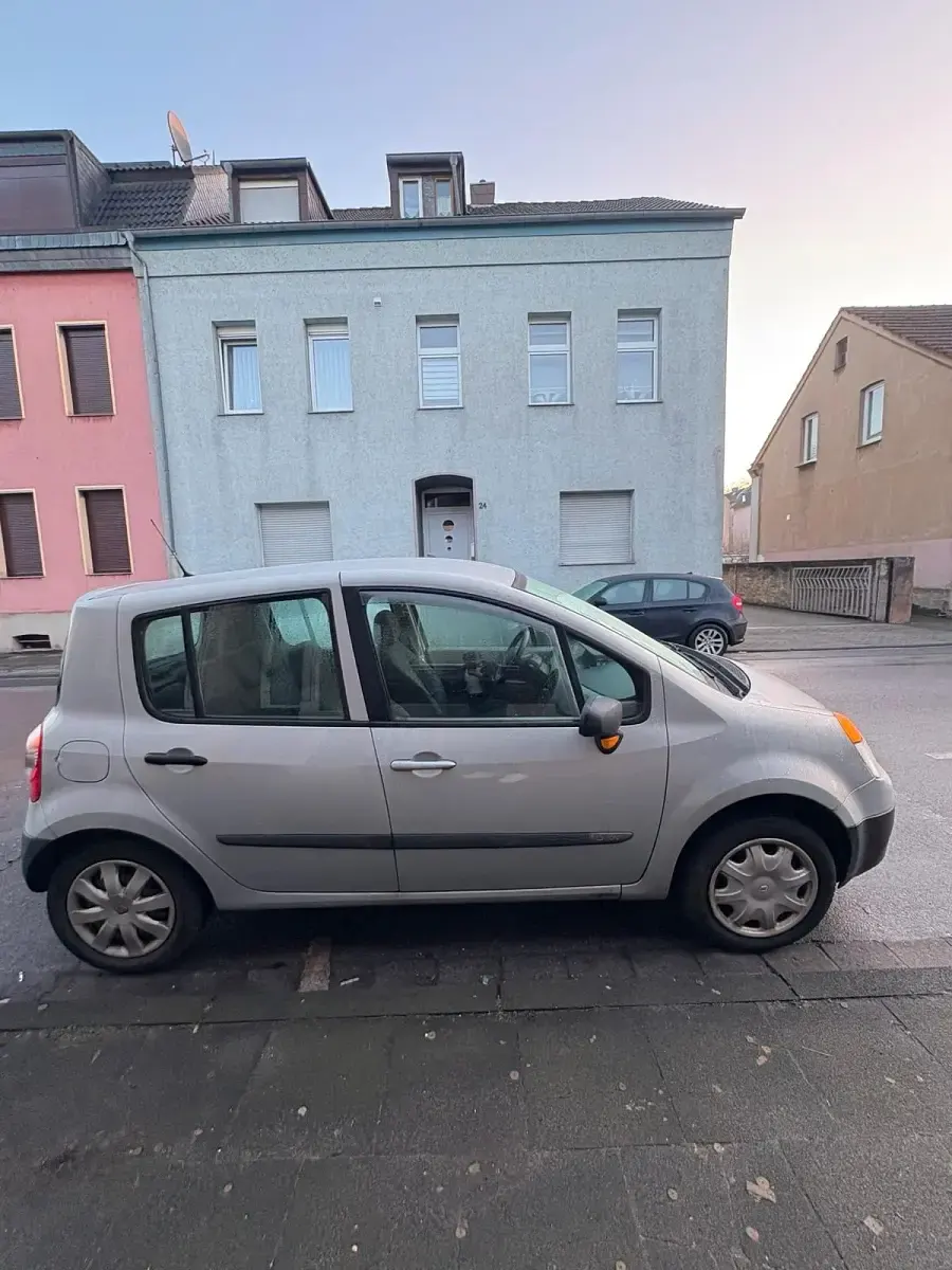 Gebraucht Renault Modus 75 PS (55 kW) 2005 Silber Van / Kleinbus