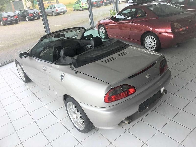 Second-hand MG F 120 CP (88 kW) 2000 Argintiu Cabrio