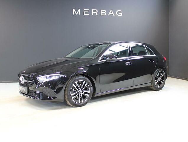 Gebraucht Mercedes A180 Advanced 136 PS (100 kW) 2024 Metalliclack kosmosschwarz Limousine