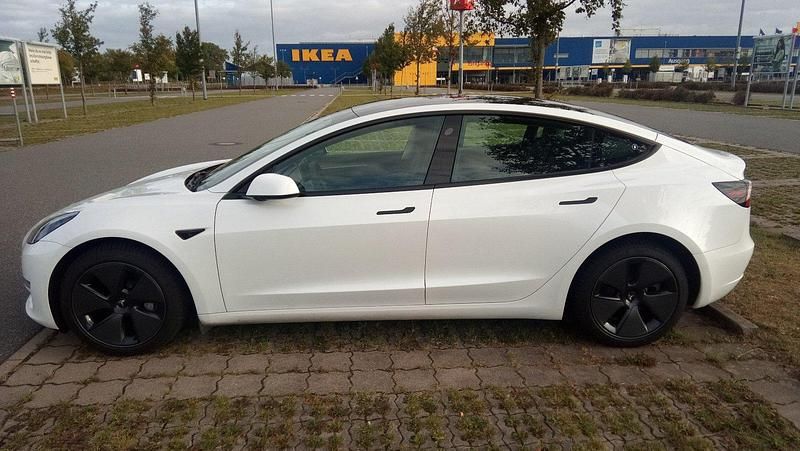 Gebraucht Tesla Model 3 350 kW (476 PS) 2021 Weiß Limousine