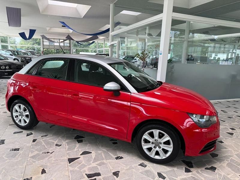 Gebraucht Audi A1 Sportback Attraction 86 PS (63 kW) 2013 Rot Kleinwagen