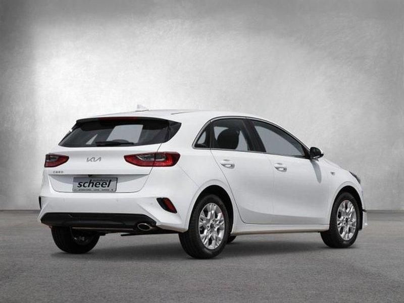 Gebraucht Kia Ceed Vision 101 PS (74 kW) 2025 Wd casa white s Kleinwagen