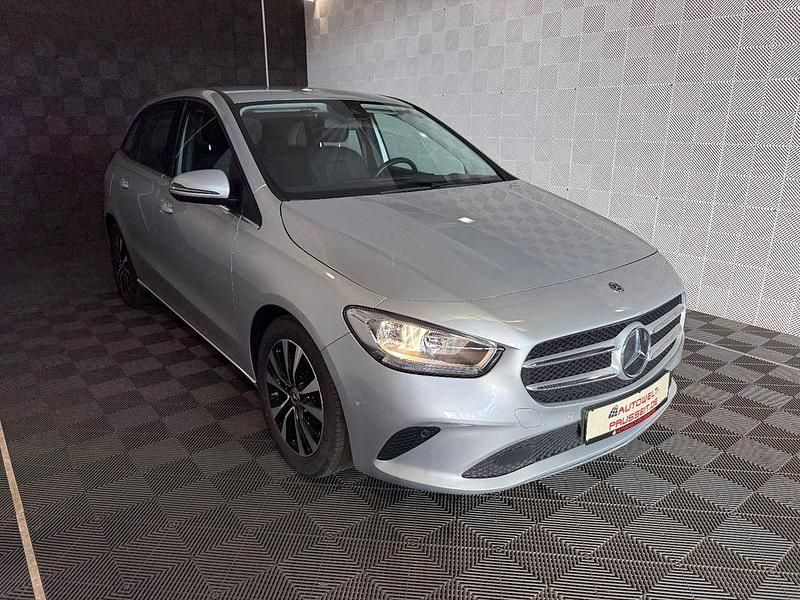 Silber Gebraucht 2022 Mercedes B250e Business Van / Kleinbus | 24.470 € (Superpreis) - Bild 1/4