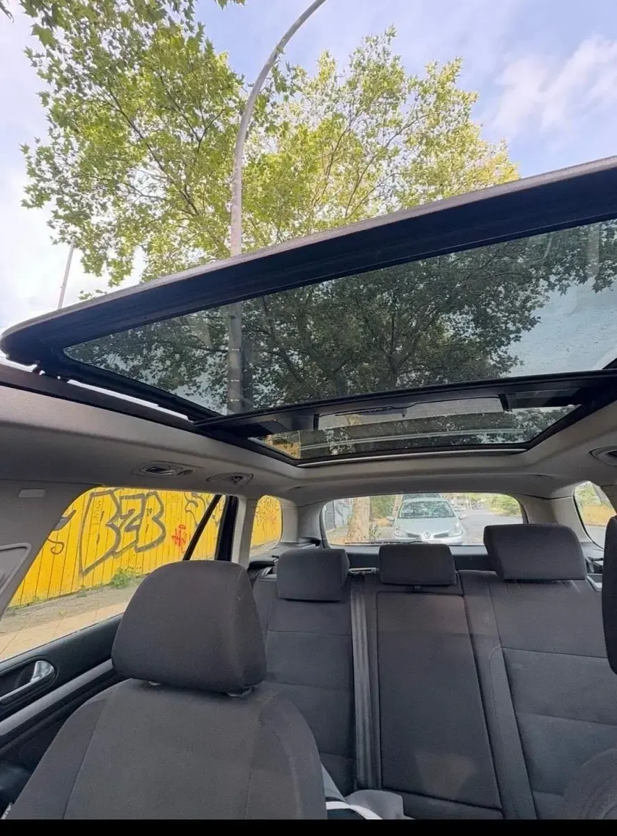Gebraucht VW Golf VI Highline 105 PS (77 kW) 2011 Schwarz Kombi