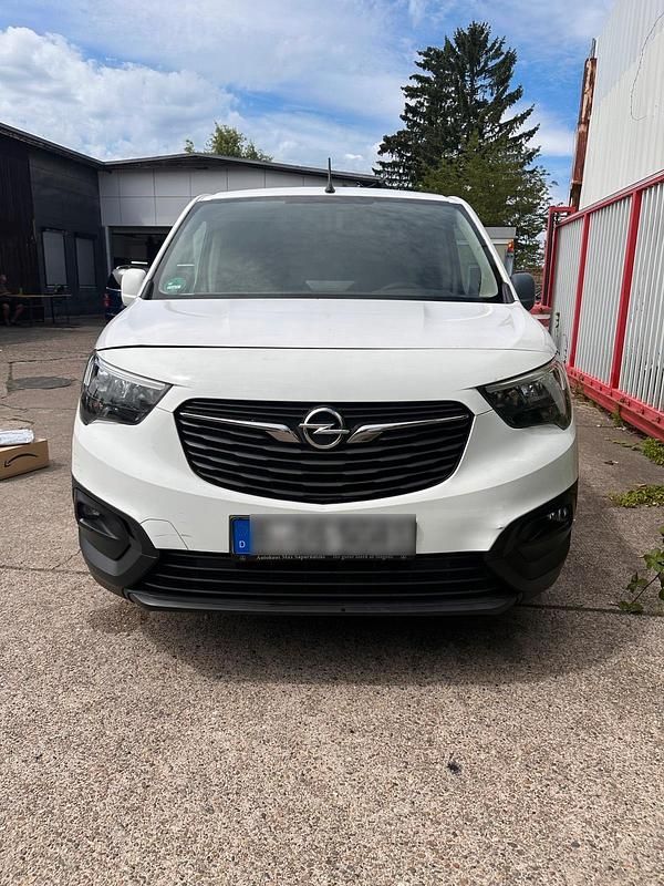 Weiß Gebraucht 2020 Opel Combo Van / Kleinbus | 6.900 € - Bild 1/4