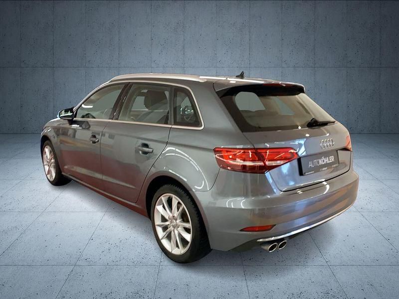 Gebraucht Audi A3 Design 150 PS (110 kW) 2019 Grau Limousine