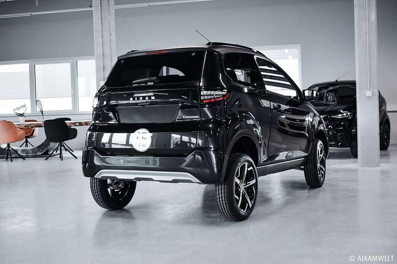 Uusi Aixam Crossover Premium Premium 2026 Musta