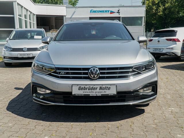 Gebraucht VW Passat Elegance 150 PS (110 kW) 2022 Silber (silber / pyrit silber) Kombi