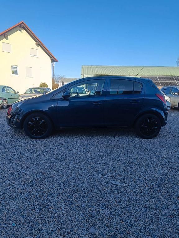 Gebraucht Opel Corsa Color Edition 87 PS (63 kW) 2011 Blau Kleinwagen