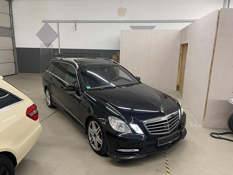 Gebraucht Mercedes E500 AMG 408 PS (300 kW) 2012 Schwarz Kombi