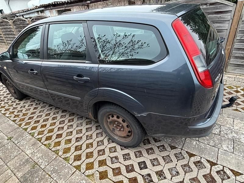 Gebraucht Ford Focus 109 PS (80 kW) 2006 Grau Kombi
