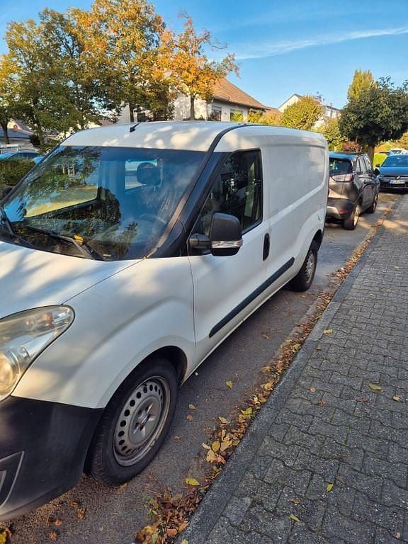 Weiß Gebraucht 2013 Opel Combo Selection Van / Kleinbus | 2.700 € (Fairer Preis) - Bild 1/4