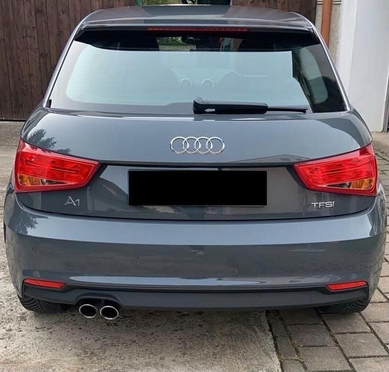 Grau Gebraucht 2015 Audi A1 Sportback Kleinwagen | 14.500 € (Etwas zu teuer) - Bild 1/4
