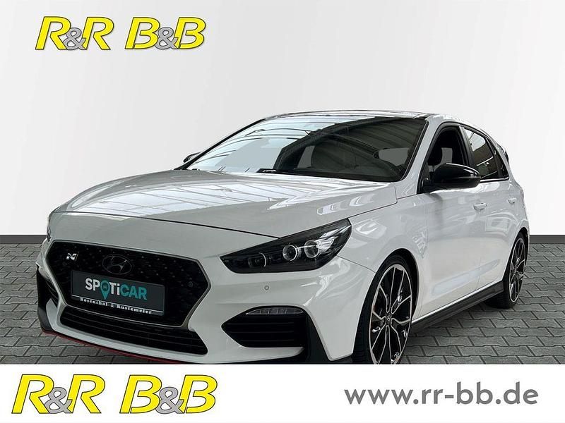 Weiss Gebraucht 2019 Hyundai i30 N Performance Limousine | 22.950 € (Fairer Preis) - Bild 1/4